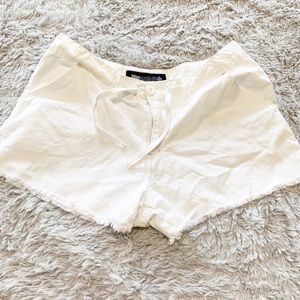 Blue Asphalt distressed white shorts EUC